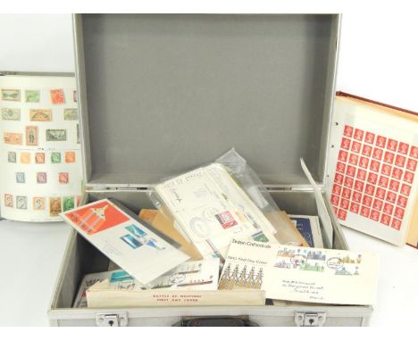 A small mixed accumulation of New Zealand postal and fiscal stamps, an accumulation in an album of Machins, and another album