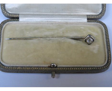 14k WHITE GOLD DIAMOND SET STICK PIN