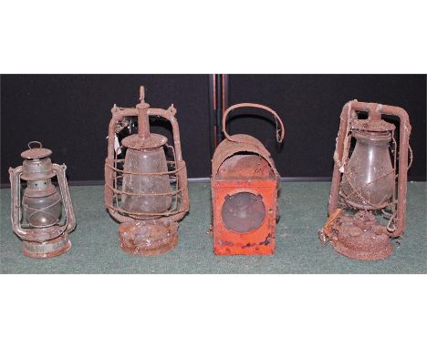 Red oil lamp, possibly railway related, together with three others (4)