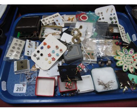 A Collection of Assorted Costume Earrings, including Art Nouveau style, imitation pearl, enamel, etc:- One Tray 