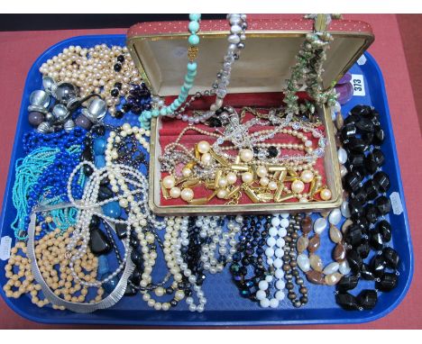 Green Hardstone Bead Necklace, with 9ct gold clasp, freshwater pearl necklaces, vintage two row shell necklace, imitation pea