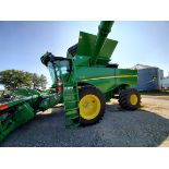 2017 John Deere S660 Combine