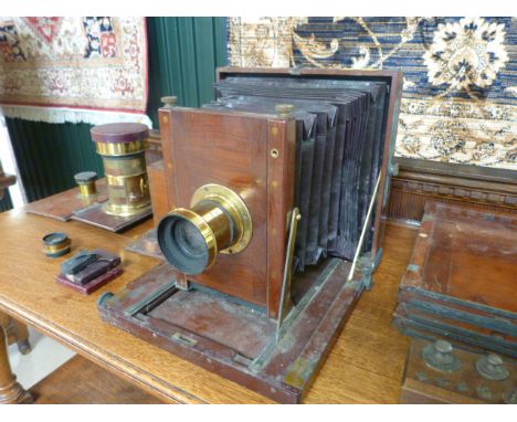 G.Hare mahogany field camera serial number 7476 approx 6 x 8"body makers plate to top G.Hare 26Calthorpe street London' along