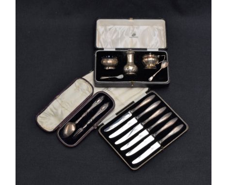 A cased set of six George V silver handled tea knives, Sheffield 1931, maker Charles James Allen, a Victorian silver christen