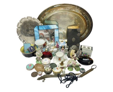 Agate bowl, together with pin cushion, trinket boxes and other collectables  