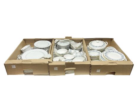 Royal Tuscan Tamarisk pattern tea and dinner wares, including teacups, saucers, twin handled tureen, dinner plates, side plat