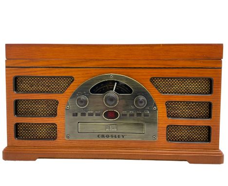 Crosley Radio - vintage design record player, CD player and radio, model no. 2450-4M