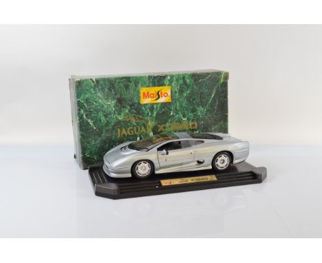 Maisto 1/12 scale Jaguar XJ220 model, boxed