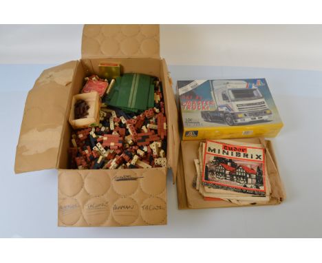 A quantity of Tudor Minibrix,  appears to be set no. 4 with some instructions. Together with a sealed Italieri 1: 24 sale Ley
