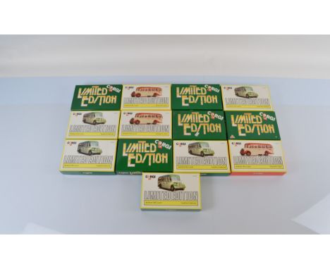 Thirteen Corgi limited edition bus sets, including 97185, D949/23, 97107, D949/26, 97104, 97104, all boxed (13)