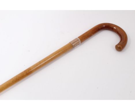 Victorian Malacca walking stick with 9ct gold collar (London 1864) and crook handle, 91cm overall length