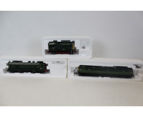 Railway Bachmann 00 gauge locomotives Class 20 Diesel D8000 32-027, Class 47 Diesel D1500 32-800, 08 Diesel Shunter D3336 32-