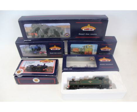 Railway Bachmann 00 gauge locomotives TMC 54 No 90085, WD 2-8-0 Austerity, Class 56XX Tank 6671, 32-076, 04 Diesel Shunter 31