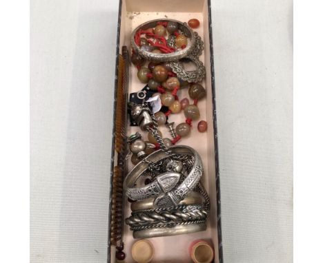 VINTAGE CONTINENTAL SILVER AND BEADED JEWELLERY. 