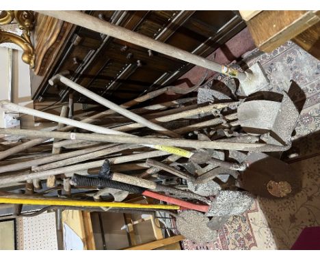A quantity of vintage tools