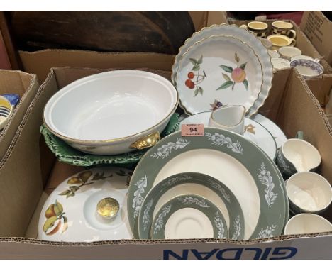 A box of Royal Worcester Evesham, Evesham Vale and other ceramics.