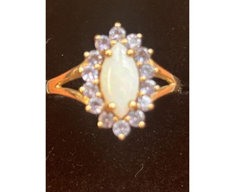 9ct Gold opal & light purple stones Size Q 2.5g 