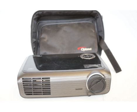 Optoma projector with case 