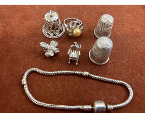 Silver jewellery & thimbles 