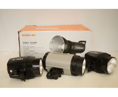Flash & lighting equipment with accessories 