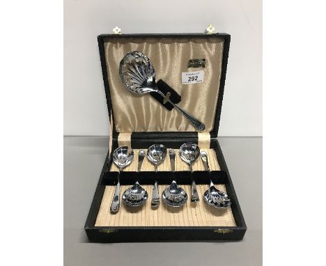 VINTAGE FRUIT SPOONS IN ORIGINAL BOX