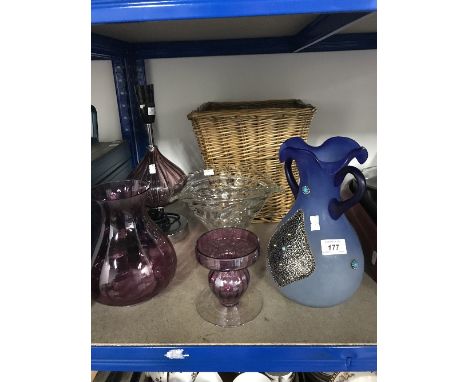 4 VASES LIGHT AND BASKET