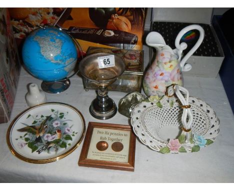 A mixed lot including globe, jug etc., 