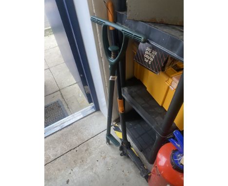 2 weed puller tools 
