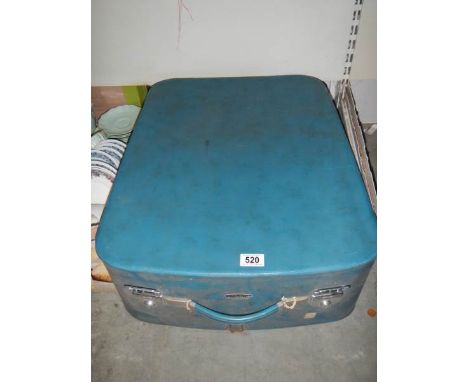 A good vintage suitcase with internal hanging rails. COLLECT ONLY. 