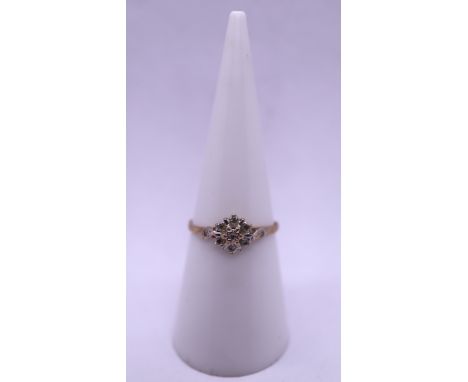 9ct gold diamond set ring - Size M 