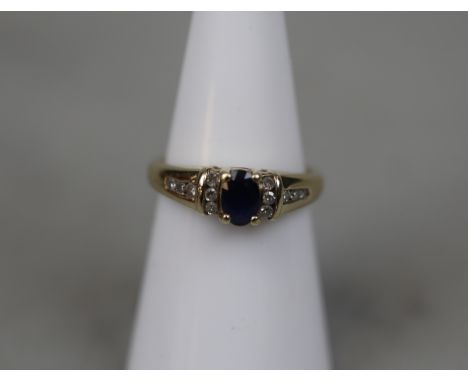 9ct gold sapphire and diamond set ring&nbsp;2.7g - Size L 