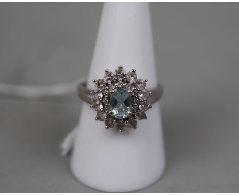 9ct white gold stone set cluster ring including diamonds - Approx gross weight: 3.7g - Size Q 