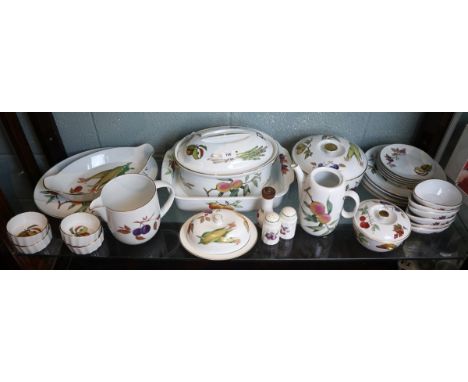Large collection of Royal Worcester - Evesham Pattern 
