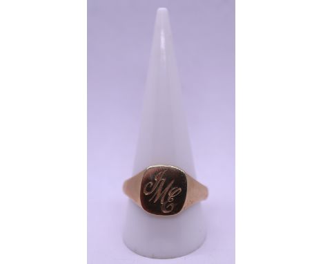 9ct gold signet ring - Approx weight: 8.5g - Size W 
