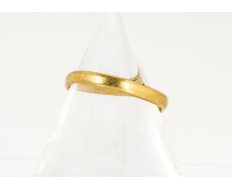 A 22ct gold wedding band, ring size L, 2g 