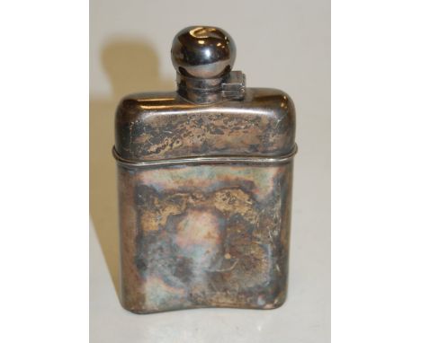 An Edwardian silver pocket hip flask of plain undecorated form by James Dixon & Sons Ltd. Sheffield 1909   Condition Report /