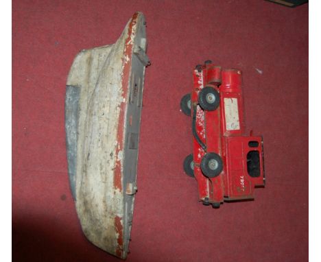 A box of mixed model boat spares and accessories also sold with a Triang Puff Puff tin plate train