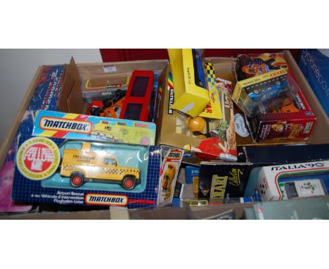 A box of mixed boxed and loose modern issue diecast to include Matchbox, Britains, Dinky Toys, Bburago and others