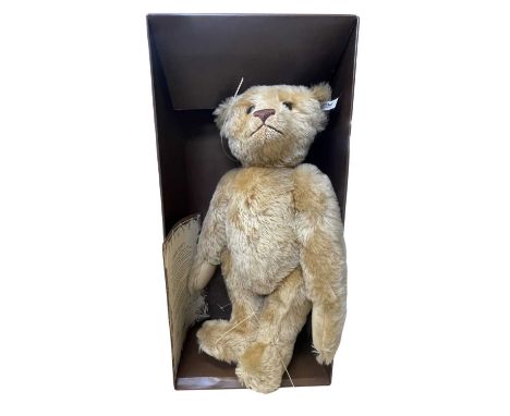 A boxed limited edition Steiff British Collector's 1907 Replica Teddy Bear, with certificate. Number 01056 / 2000Also in orig