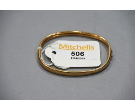 9 ct gold bangle, weight 5 grams 