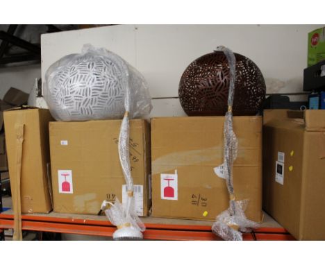 TWO BOXED CIRCULAR CEILING LIGHT FITTINGS TOGETHER WITH TWO BOXED PENDANT LIGHT FITTINGS (4)