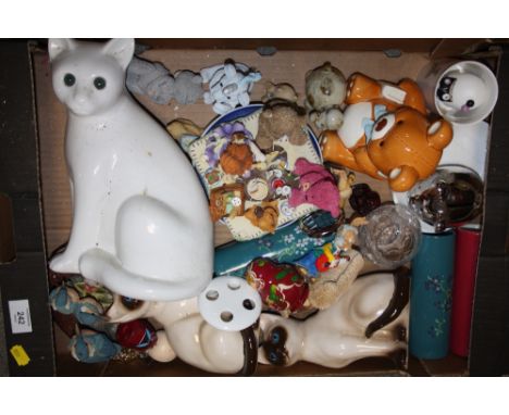TWO TRAYS OF CERAMIC FIGURES 