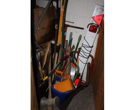A SELECTION OF GARDEN TOOLS ETC