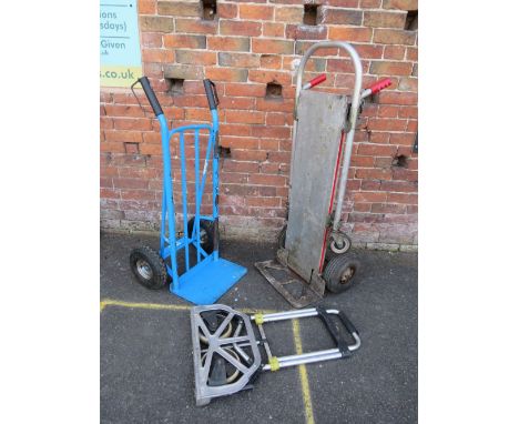 A MAGLINER DUAL PURPOSE SACK TRUCK TOGETHER WITH A MAC TOOLS SACK TRUCK AND A FOLDING TROLLEY (3)