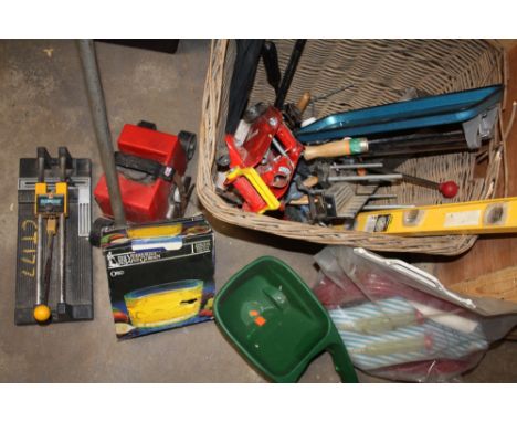 A MIXED BASKET AND BOX TO INCLUDE TOOLS, TROLLEY JACK A/F ETC