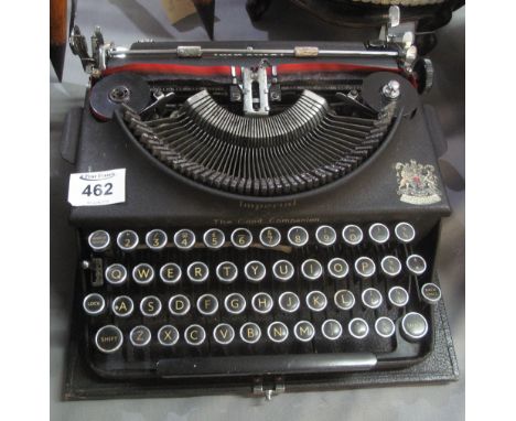 Vintage Imperial typewriter in fitted case. (B.P. 24% incl. VAT)
