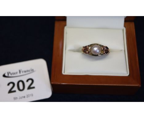 9ct Clogau gold pearl set ring. (B.P. 24% incl. VAT) CONDITION REPORT: Ring size I