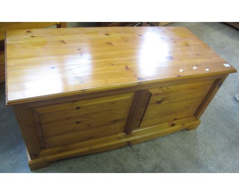 Modern pine trunk/blanket box.(B.P. 24% incl. VAT) 