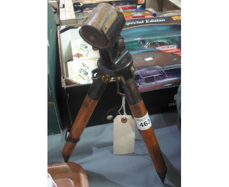 Military Signal telescope on a tripod stand, early 20th Century. (B.P. 24% incl. VAT)
