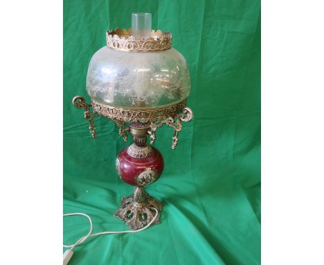 Ornate gilt table lamp 